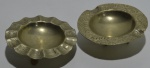 Dois cinzeiros de metal prateado, diâm. = 9cm