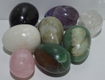Oito ovos decorativos em pedra (diversas cores e tamanhos)