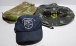 Conjunto com chapéu e necessaire campanha selva SIGS e boné da FAB (Força Aérea Brasileira)
