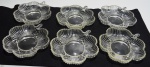 Conjunto com seis pratos de sobremesa de vidro em formato de flor