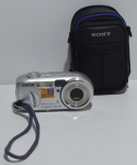 Máquina Fotográfica Sony Cybershot 4.1 MEGA PIXELS com estojo nylon Funcionando com 2 pilhas Alcalinas AA