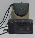 Máquina Fotográfica RICOH YF 20 Funcionando, usa 2 pilhas AA , protetor trincado, com capa nylon