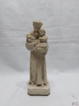 Imagem de Santo Antonio com menino Jesus  em pó de mármore. Medindo: 22 cm de altura.