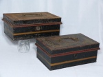 Duas (2) caixas maleta em ferro. Sem a chave e com oxidação. 9 x 23 x 14cm.