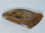 Cinzeiro confeccionado em pedra polida, apresenta pequenos lascados. 23cm.