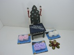 DIVERSOS - Lote de 3 kit de led em formato de flores e miniatura de cadeira com decoração natalina.