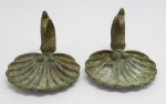 BRONZE - Lote de 2 antigas saboneteiras em bronze. Med. 10x12 cm.
