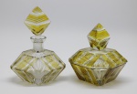 CRISTAL - Lote de perfumeiro e porta jóias em bloco de cristal double. Maior 15 cm e menor 12 cm.