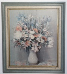 QUADRO - gravura retratando vaso com flores.  Marcas de uso e marcas do tempo, no estado. Med.: 65,5 x 74 cms.