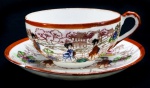 COLECIONISMO - Linda xícara de chá em porcelana oriental, dita casca de ovo, decorada com rica policromia. Med. 4,5x8,5 cm e 13 cm.