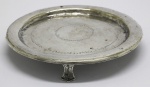 PRATA DE LEI - Salva de prata portuguesa contrastada, estilo Dona Maria, fundo lavrado, contraste PCoroa. Med. 3x16,5 cm e peso 174 grs.
