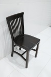 MOBILIÁRIO - Antiga cadeira Palermo de braço em madeira nobre. Med. 83x37x42 cm. Marcas do tempo.