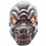 Máscara oriental. Japão, princípio do Séc. XX. 24 x 16 cm.