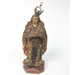 Escultura em madeira policromada representando Nossa Senhora. Brasil, Séc. XIX. Acompanha antiga coroa. 30 cm de altura sem a coroa e 36 cm de altura com a coroa.