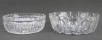 Dois bowls em cristal tcheco, tendo um lapidações dedão e sulcos e o outro dedão e tijolinho. Med. 8x24 e 7,5x20,5 cm.