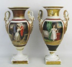 Par de vasos em porcelana francesa Velho Paris, decoradas com pinturas policromadas de cenas de interior de um lado e do outro flores. Com restauro, perdas no dourado e pequenas quebras. Alt. 33cm.