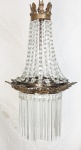Lustre para 1 luz, estrutura em bronze patinado, com contas e pingentes, em cristal lapidado. Med. 62x35cm.