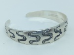 David Andersen - Bracelete em prata 925 milésimos, "Cópia do Período Viking". Com marca do joalheiro e localizado Norway. Diam. interno aproximadamente 6,5cm.