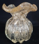 Lindo vaso em vidro de murano gomado, borda ondulada. Medidas:  12x12 cm. - LOTE RACHADO