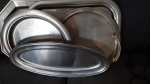 Cinco bandejas em metal -  50x20 cm, Diâmetro:  35 cm e 36 cm ( uma bandeja com alça solta) , 50x38 cm e 60x36cm ( Wolff)