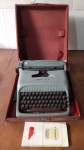 Máquina de escrever Olivetti Studio 44