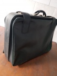 Mala antiga  perfeita para decoração retrô, com forração interna  - Medidas: 60x16cm