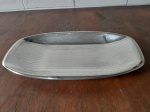 Belissima travessa em metal - Medidas: 30x17 cm