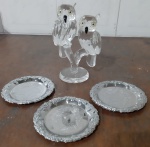 Linda coruja em cristal e tres porta copos em metal - Altura: 15 cm ( coruja)