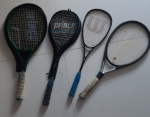 Quatro raquetes para tênis - Os cabos estão gastos e alguns soltando tinta( no estado)