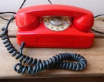 Antigo telefone de baquelite  vermelho em excelente estado 