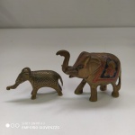 Par de Elefantes indianos  em Bronze trabalhado. Maior mede 06 cm