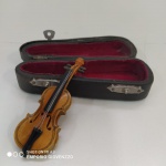 Antiga Miniatura de Violino em Madeira na caizer em couro - Mede 