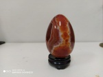 Lindo Ovo em Pedra Ágata. Suporte não incluso. Mede 7 cm