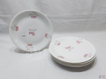 Jogo de 6 pratos rasos em porcelana Renner Medaillon com estampa de cerejas. Medindo 25cm de diâmetro.