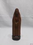 Imagem de Nossa Senhora em madeira entalhada. Medindo 25cm de altura.