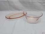 Jogo de travessa redonda funda e travessa oval rasa em vidro Duralex rosa. Medindo o bowl 23cm de diâmetro x 9,5cm de altura.