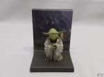Boneco do Star Wars, Yoda Bring You Wisdom, I Will. Acompanha livro. Medindo o Yoda 8cm de altura.