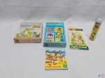 Lote de Brinquedos Antigos , composto por jogo da memória, domino com figuras, lápis de cor, etc.