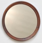ANOS 60 - Espelho redondo em Jacarandá boleado. Med. 55 cm.