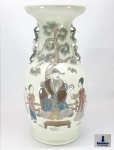 LLADRÓ -  'MANDARIM STYLE type 343' - Original. Magnífico e raro (esgotado) vaso em porcelana espanhola decorada ao gosto Mandarim, alças no formato de esquilos. Marca na base, Med: 42cm. PREÇO NO SITE DA LLADRÓ: 1.490 EUROS  -----------> https://www.lladro.com/en_eu/mandarin-vase-type-343-en-eu-01004846.html  #lladro #espanishporcelain #porcelain #rare #oriental #antiguidade #venda #compra