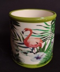 Porta objetos em porcelana com imagem de flamingo. Medida 7 cm de altura.