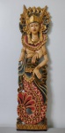 Escultura em madeira trabalhada, representando uma Deusa Tailandesa (sereia) - mede 96 cm de altura e 24 cm de largura.