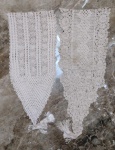 Dois Caminhos de Mesa em Crochê de linha de ceda, medindo respectivamente 166 e 186 cm