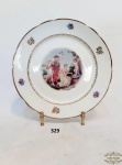 Prato Decorativo Raso Porcelana Real Cenas Românticas. Medida 24,5 cm de diametro
