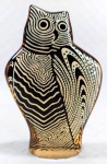 PALATNIK – Escultura cinética representando coruja em resina de poliéster de manufatura Abraham Palatnik. Medindo 13 cm de altura por 8 cm de comprimento. 
