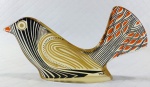 PALATNIK – Escultura cinética representando pássaro em resina de poliéster de manufatura Abraham Palatnik. Medindo 9,3 cm de altura por 18 cm de comprimento. 