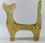 PALATNIK – Escultura cinética representando felino em resina de poliéster de manufatura Abraham Palatnik. Medindo 20,5 cm de altura por 17,5 cm de comprimento. 