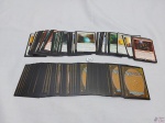 Lote com mais de 100 cartas sortidas do jogo Magic.