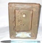 Antigo cofre produzido em lata promocional do banco Hazan Sa, medidas 14x11x7cm, marcas do tempo, no estado.