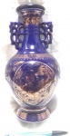 Belíssimo vaso de origem oriental com representação de dragão, altura 27cm, com restauros.